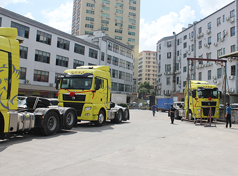 Two independent high specification logistics warehouses with space that can be freely divided and combined